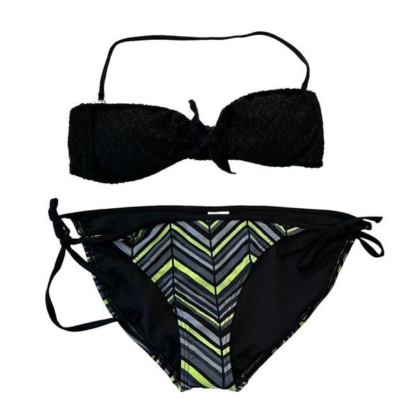 Mossimo Black and Green Y2K Crochet 2 Piece Bikini, Large - Picture 1 of 10